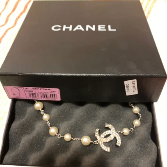 Chanel Pearl Logo Necklace - Picture 3 of 10